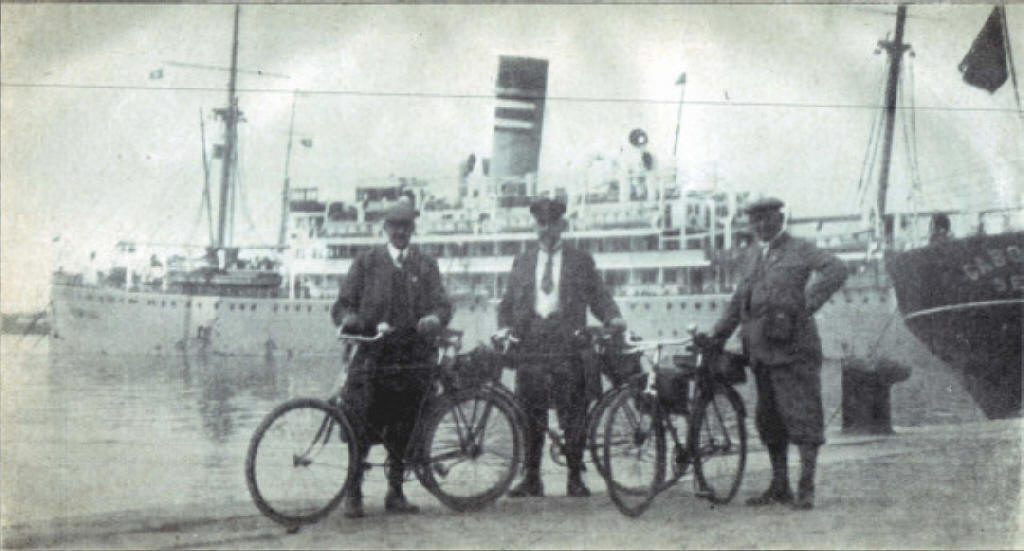 Gregers Nissen (rechts) 1928 in Spanien